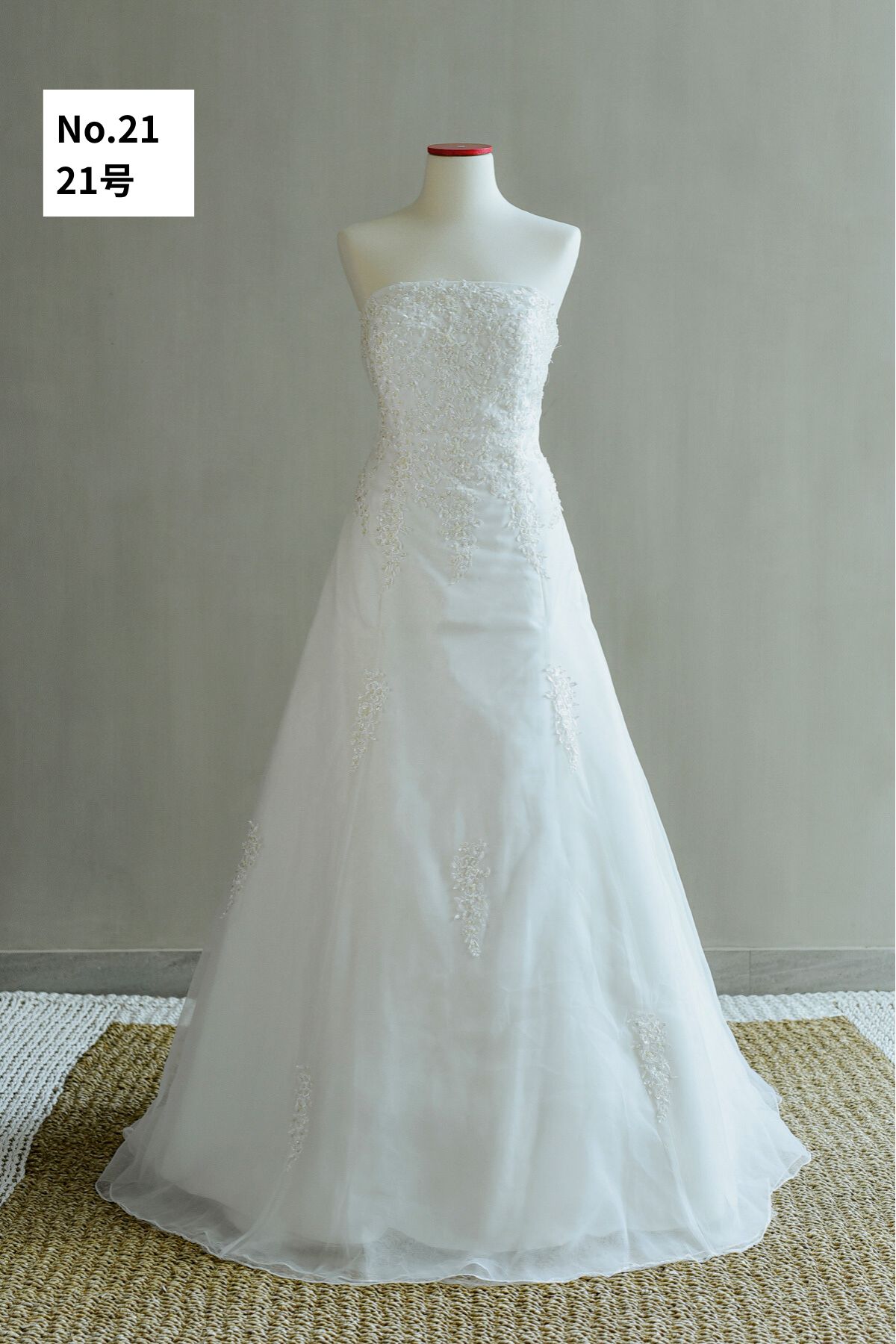 人気ドレス レースのドレス