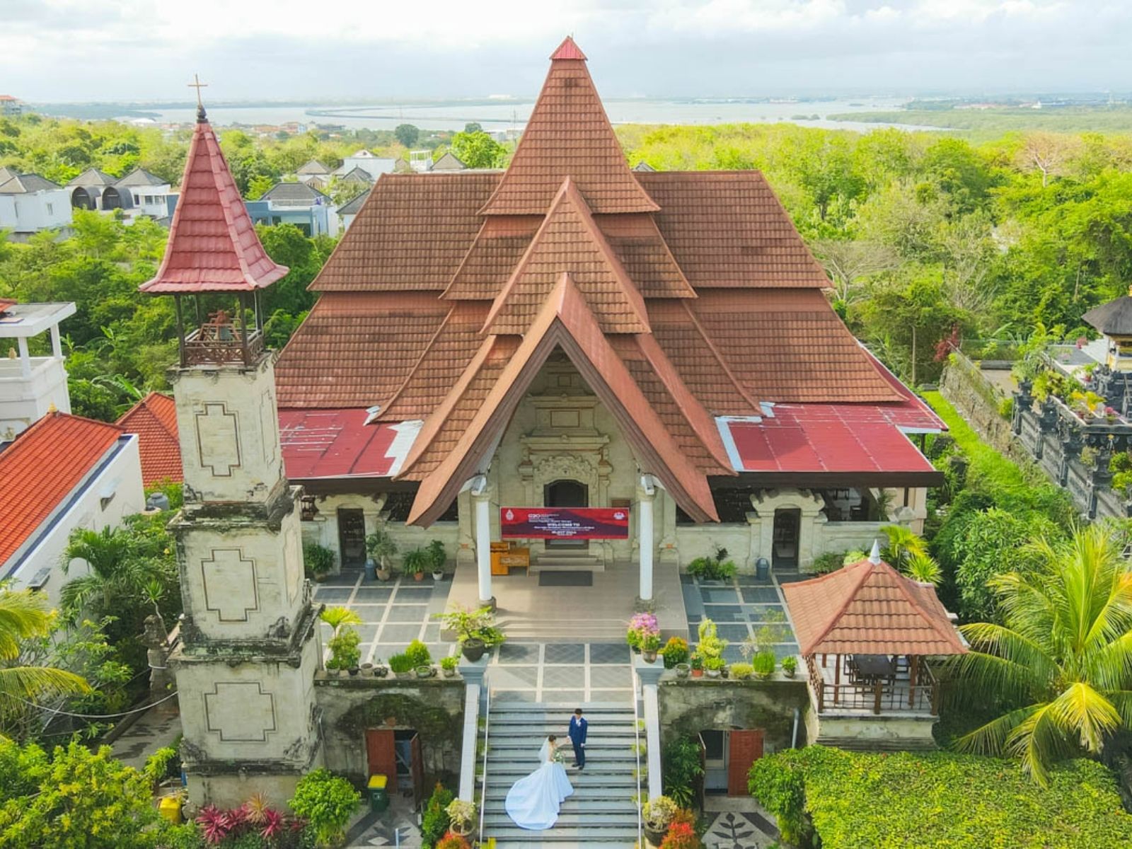 バリ島ヌサドゥア教会でフォトウェディング作例